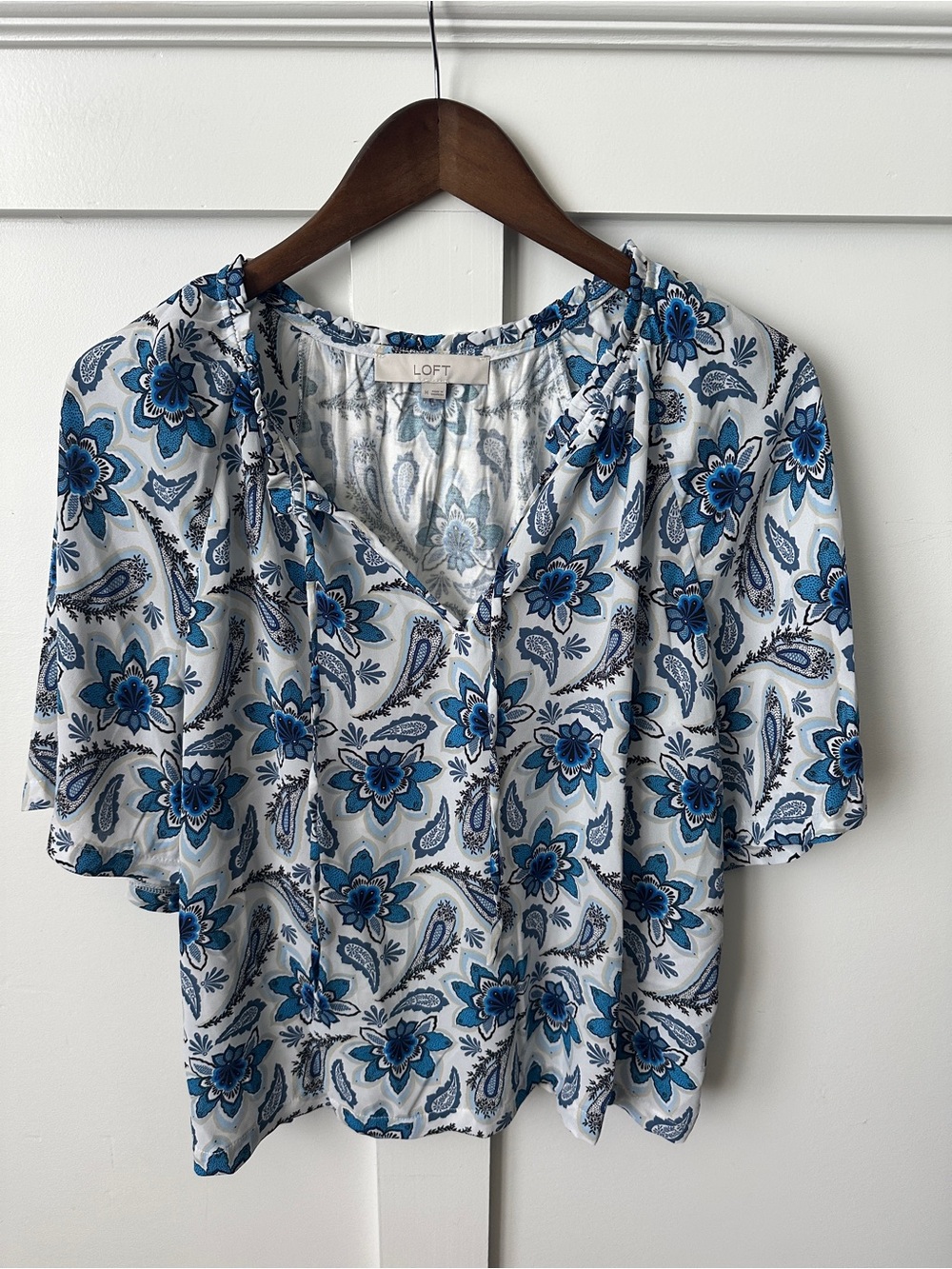 LOFT Blue and White Paisley Floral Short-Sleeve Blouse